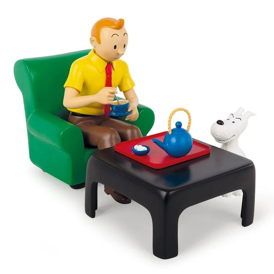 Tintin drinking Tea (Kuifje) NEW figure with certificate. The blue lotus ref 47002.