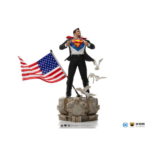 DC Comics Deluxe Art Scale Statue 1/10 Clark Kent 29 cm - clark kent, collectors item, dc, DC Comics, exceptional collecting, iron studios, Statue, Superman - Gadgetz Home